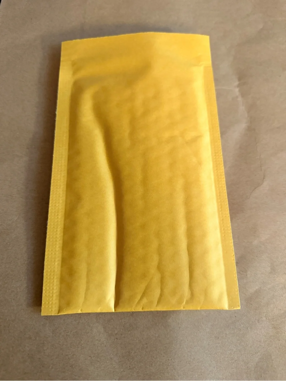 25 Eco-Lite Yellow Bubble Mailer Envelope